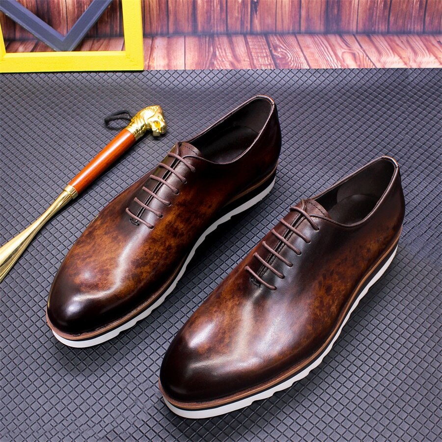 Zapatos clásicos de cuero para hombres brillantes casuales