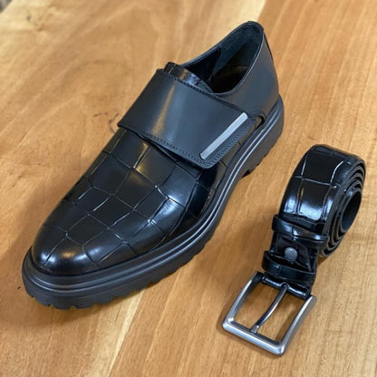 Italienische Loafer-Schuhe mit Schnallenriemen und runder Zehenpartie