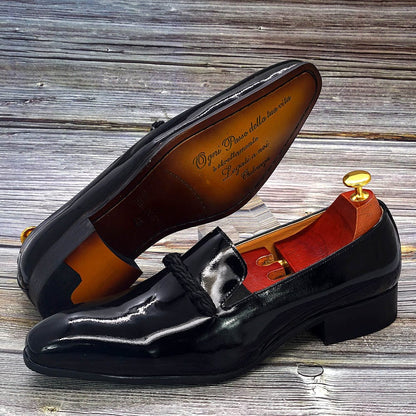 Leder-Herren-Loafer mit schwarzer Schnur und spitzer Zehenpartie