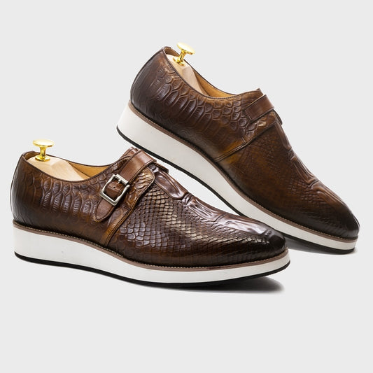 Klassischer Schuh aus echtem Leder mit Krokodilmuster
