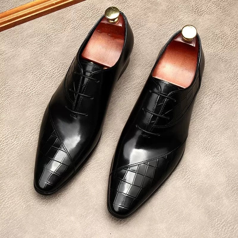 Zapatos de vestir negros para hombres italianos de cuero genuino de la boda con cordones